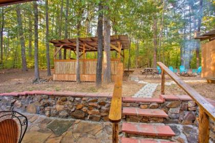 Stormy Ridge Cabin with Hot Tub by Broken Bow Lake! - image 4