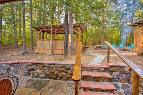 Stormy Ridge Cabin with Hot Tub by Broken Bow Lake! - image 4