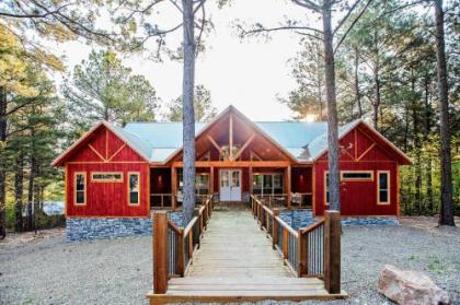 Luxury Cabin with Shuffleboard Less than 4 miles to Lake Oklahoma