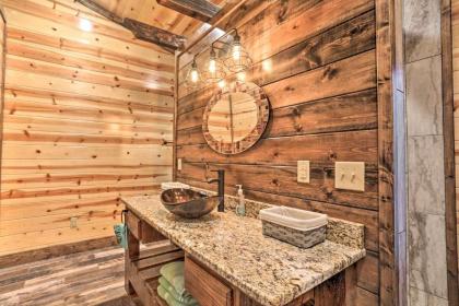 Dreamy Deluxe Cabin with Hot Tub and Outdoor Fireplace! - image 15