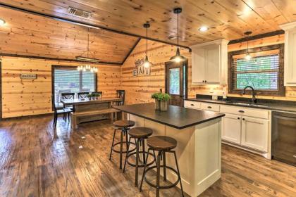 Luxe Family Ties Home with Hot Tub Fireplace - image 11