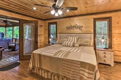 Luxe Family Ties Home with Hot Tub Fireplace - image 13