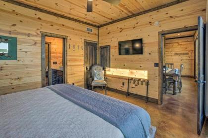Modern Cabin with Hot Tub and Panoramic Views! - image 10