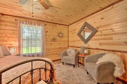 Lavish Getaway with Hot Tub on Almost 6 Acres! - image 14