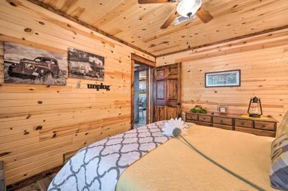 Lavish Getaway with Hot Tub on Almost 6 Acres! - image 18