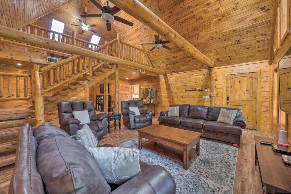 Broken Bow Retreat with Game Room and Hot Tub! - main image