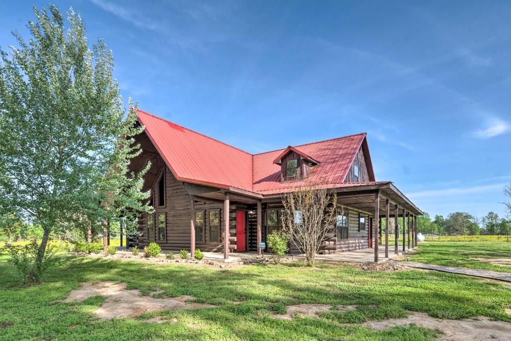 Broken Bow Retreat with Game Room and Hot Tub! - image 2