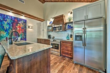 Modern Couples Retreat with Fire Pit and BBQ! - image 11