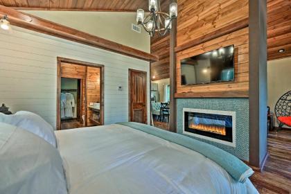 Modern Couples Retreat with Fire Pit and BBQ! - image 17