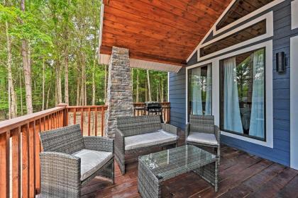 Modern Couples Retreat with Fire Pit and BBQ! - image 2
