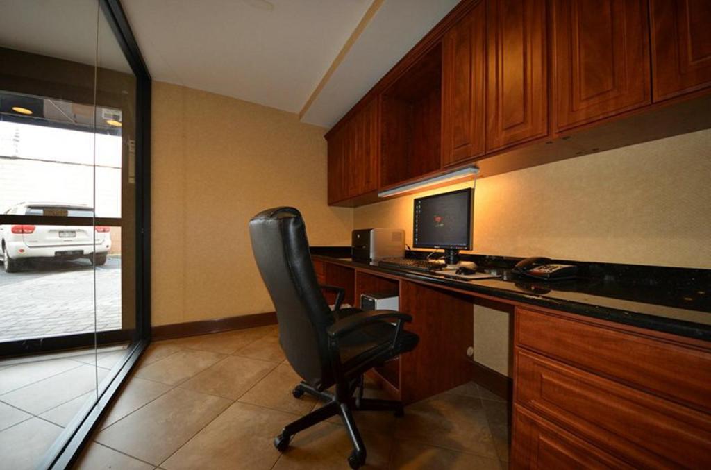 Sheridan Hotel - image 3