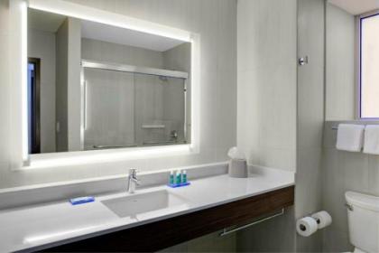 Holiday Inn Express BRONX NYC - STADIUM AREA - image 15