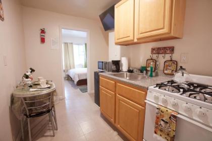 STUDIO&ONE BEDROOM APARTMENTS - image 2