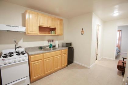 STUDIO&ONE BEDROOM APARTMENTS - image 5