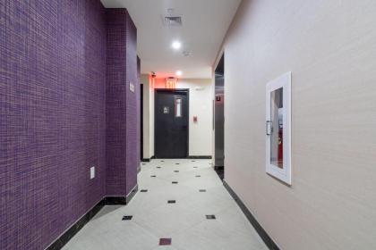 Hotel Ninety Five Fordham / St. Barnabas Hospital - image 12