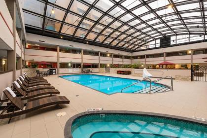 Best Western Premier Milwaukee-brookfield Hotel & Suites