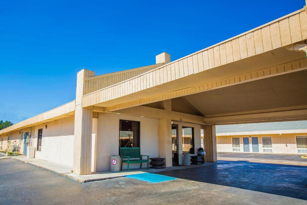 OYO Hotel Brookhaven MS - I-55 - main image