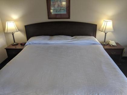 AmeriCoast Inn - image 11