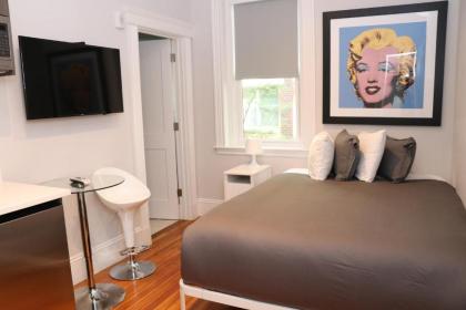 A Stylish Stay w/ a Queen Bed Heated Floors.. #36 - image 1