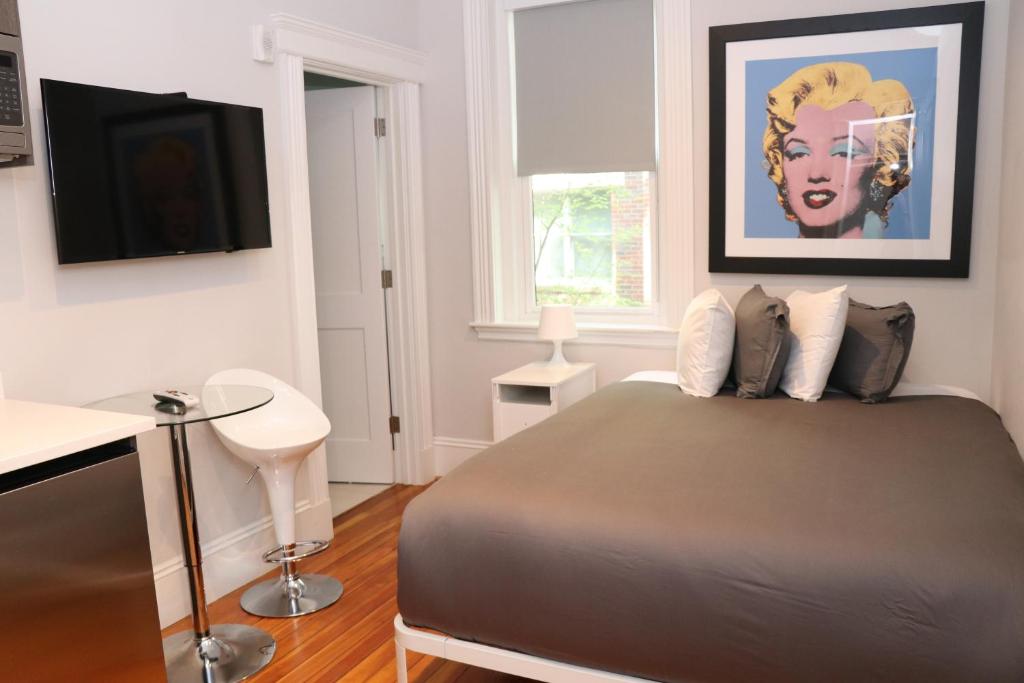A Stylish Stay w/ a Queen Bed Heated Floors.. #36 - main image