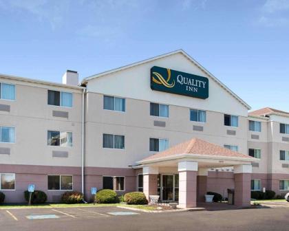 Brooklyn Center Quality Inn - image 1