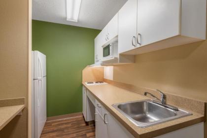 Extended Stay America Suites - Cleveland - Brooklyn - image 13