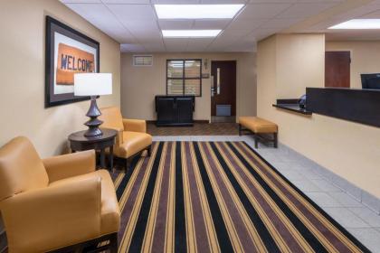 Extended Stay America Suites - Cleveland - Brooklyn - image 15