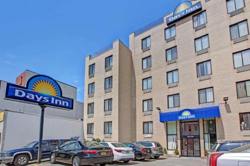 Days Inn by Wyndham Brooklyn - main image
