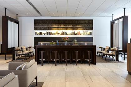 New York Marriott at the Brooklyn Bridge - image 3