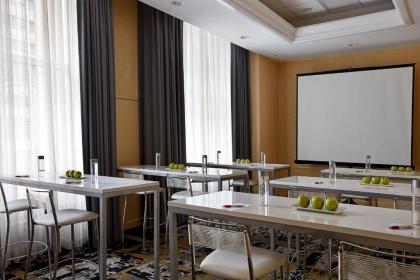 New York Marriott at the Brooklyn Bridge - image 9