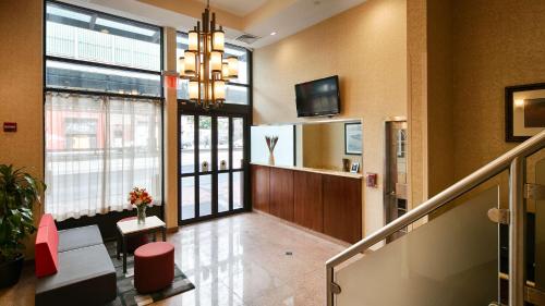Best Western PLUS Arena Hotel - main image