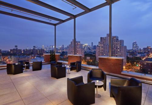 Fairfield Inn & Suites By Marriott New York Brooklyn - image 3