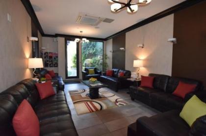 Condor Hotel Brooklyn - image 2