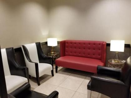 Pointe Plaza Hotel - image 2