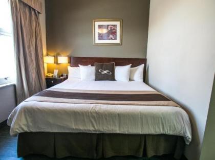 Pointe Plaza Hotel - image 4