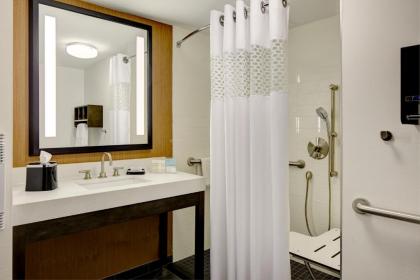 Hampton Inn Brooklyn Downtown - image 11