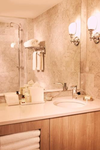 The Tillary Hotel Brooklyn - image 3