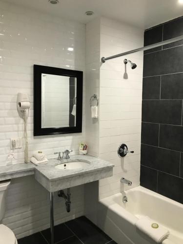 Bogart Hotel - image 2