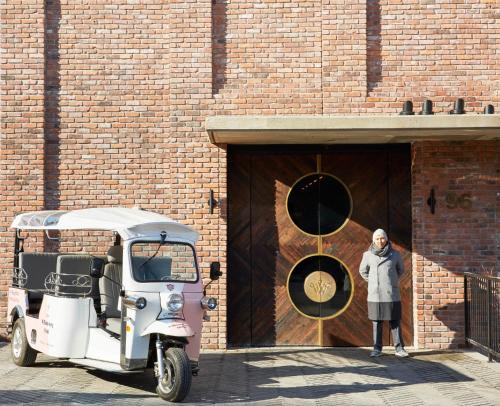 The Williamsburg Hotel - image 2