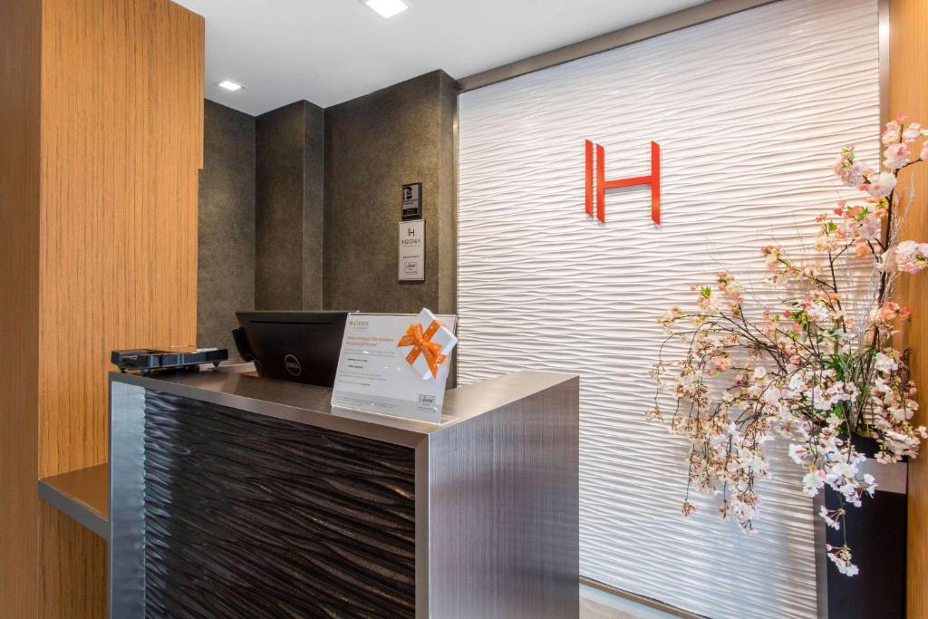 Insignia Hotel Ascend Hotel Collection - image 2