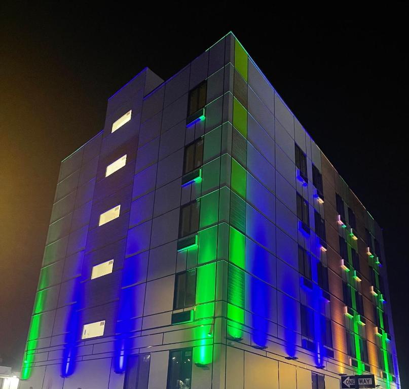Casa Blanca Hotel Brooklyn - main image