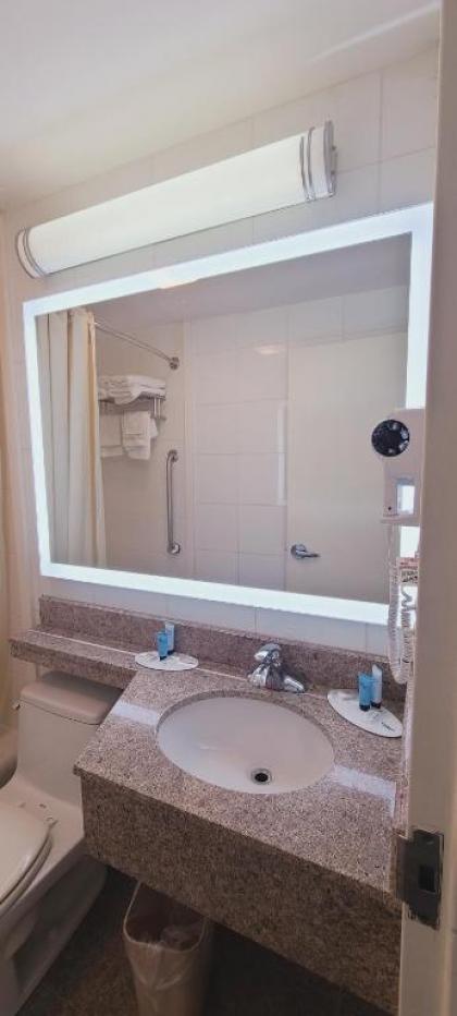EAST NEW YORK INN - image 13