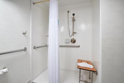 Hampton Inn Louisville/I-65/Brooks Road - image 20