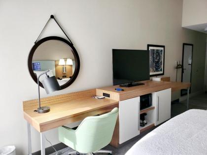 Hampton Inn Louisville/I-65/Brooks Road - image 9