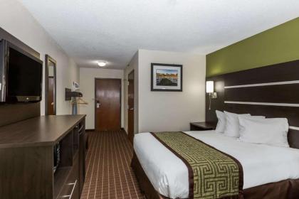 Baymont by Wyndham Louisville South I 65 - image 9
