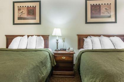Rodeway Inn - image 11
