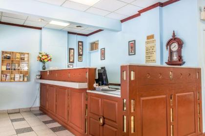Rodeway Inn - image 15