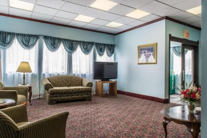 Rodeway Inn - image 8