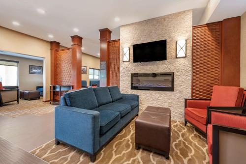 Comfort Suites West Indianapolis - Brownsburg - main image