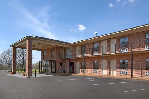 Days Inn by Wyndham Brownsville - main image